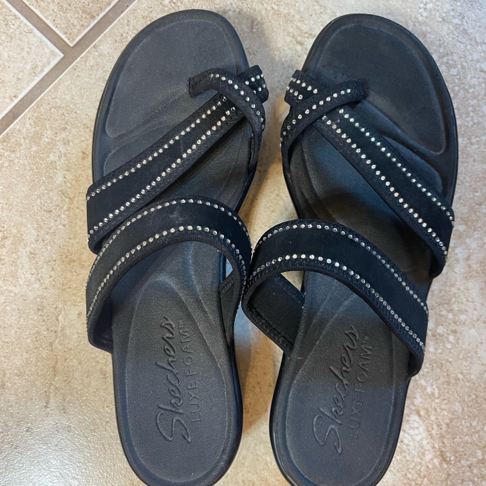 Skechers Women's Black Luxe Foam Sandals